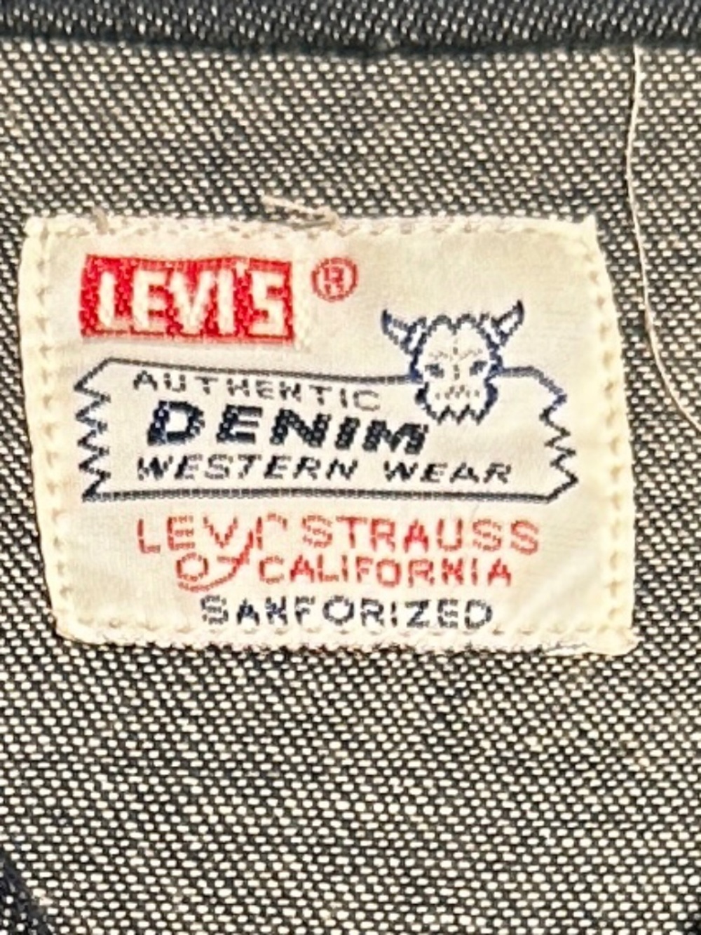 Levi's 'Big E' Denim Western Shirt - Picture 15 of 16